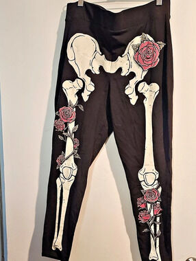 Torrid Bone Rose Print Black Leggings Like New